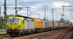 TX Logistik AG, Troisdorf [D] mit der Alpha Trains Vectron  193 550  [NVR-Nummer: 91 80 6193 550-1 D-ATLU] und Taschenwagenzug von Rostock nach Verona am 26.09.19 Bahnhof Flughafen Berlin