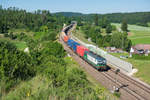 193 282 ELL/TXL mit einem Containerzug bei Gundelsheim Richtung Donauwörth, 28.06.2019