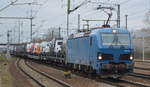 TXL - TX Logistik AG, Troisdorf [D] mit dem Smartron  192 010  [NVR-Nummer: 91 80 6192 010-7 D-NRAIL] und einem Fahrzeug-Transportzug mit fabrikneuen IVECCO Nutzfahrzeugen Richtung Nordosten? am