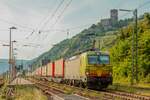 193 556 TXL Vectron mit KLV in Kaub, am 16.06.2021.