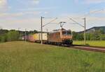 185 538 (TX Logistik) fuhr am 03.06.21 mit einem KLV Zug durch Großeutersdorf Richtung Saalfeld.