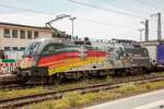 TXL 182 560  Mauerfall  Taurus in Würzburg Hbf, August 2021.