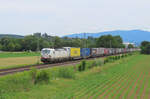 Teningen - 18. Juni 2024 : TXL 193 961 mit einem KLV nach Offenburg. 

Link zum Video : https://www.youtube.com/watch?v=m5t-qLueg-Q&t=218s