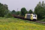 ES 64 U2 - 011 (TX Logistik) mit einem Stahlzug vor Ostermnchen (29.05.2008)