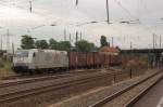 185 531-1 der TX Logistik fhrt mit einem Containerzug durch Magdeburg-Rothensee in Richtung Stendal.