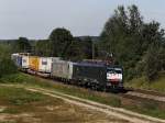 Die ES 64 F4-112 mit der 185 531 im Schlepp und einem KLV-Zug am 12.09.2010 unterwegs bei Ostermnchen.