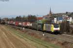 Die fr TX Logistik AG fahrende 189 996-2 mit einem Containerzug am 17.03.2012 bei Teningen.