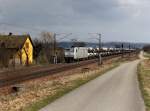 Die 185 531 mit einem Autozug am 24.03.2012 unterwegs bei Plling.