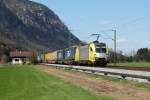 TXL 182 512 mit einem KLV Zug am 01.04.2012 bei Niederaudorf im Inntal.