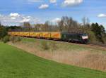 Die ES 64 F4-806 mit einem KLV-Zug am 19.04.2012 unterwegs bei Rosenheim.