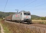 185 538-6 mit geschlossenen ARS-Autotransportwagen in Fahrtrichtung Süden.