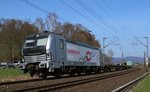 Hurra, Erster! Die neu gestaltete 193 806, jetzt für die TX Logistik kam am 02.04.2016 mit einem Containerzug in Fahrtrichtung Süden.