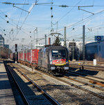 ES 64 U2-060(25 Jahre Wiedervereinigung)der TXL mit einem KLV am Münchner Heimeranplatz am 2.2.2017.