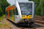   Der Stadler GTW 2/6, VT 101 der Vectus bei der Einfahrt in seine  Endstation den Bahnhof Au an der Sieg am 10.06.2014, kommt von Altenkirchen  als RB 28  Oberwesterwald-Bahn .