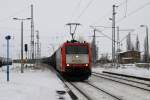 185-CL 005 von Veolia durchfhrt mit einem Kesselzug Rblingen am See. (16.1.2010)