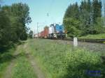 Lok 1502 mit Containerzug Hhe Peine am 09.05.2008