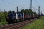 Zwei MaK´s der Verkehrsbetriebe Peine-Salzgitter GmbH (VPS) mit einem Gterzug bei der Durchfahrt durch Hannover-Ahlten am 5.06.10