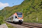 VIAS ET 404 (428 138/638) ist als RB 10 (25019)  RheingauLinie  von Neuwied nach Frankfurt (Main) Hbf am 29.04.17 auf der rechten Rheinstrecke bei Kestert unterwegs.