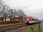 VIAS Alstom Lint 54 VT202 am 23.12.17 in Hainburg Hainstadt von einen Gehweg aus fotografiert