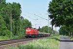 WFL 37 (203 118) und 26 (203 120) mit Schwellentransportzug in Richtung Hannover (Dörverden, 24.05.18).