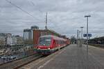 Der kurze WFL-Ersatzzug auf der Linie RB 46 steht im Bochumer Hauptbahnhof bereit zur Abfahrt nach Gelsenkirchen (19.02.2022) 