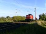 Ehemalige DR V60 der WFL kommt mit einem kurzen Containerzug durch Hamburg - Moorburg.