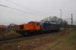 Hier 311 350-3 mit 183 500-8, beim rangieren am 4.2.2013 in Schwedt(Oder) Hbf.