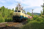 Die Power Rail 218 472-9 zieht am 03.06.2022 ihren RE21-Ersatzzug im Dienste der Weser-Ems-Eisenbahn aus dem Bahnhof Oker in Richtung Magdeburg.