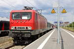 SRS 143 175-8 steht mit ihrem RB25-Ersatzzug abfahrbereit im Auftrag der Weser-Ems-Eisenbahn in Halle(Saale)Hbf zur Fahrt nach Saalfeld.