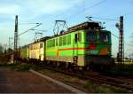  Ein WAB-Zug mit Lok 58 an der Spitze verl��t im letzten Abendlicht des 1.Mai 08 Halle /S..