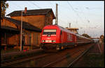 Der Hercules WLE 22 kommt hier am 7.10.2007 um 18.20 Uhr mit dem Euro Express Partyzug DLR 80084 nach Köln in der Abendsonne durch den Bahnhof Hasbergen.