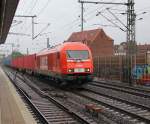 223 056-3 (WLE 22) mit Containerzug in Fahrtrichtung Seelze.