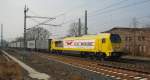 Ein gern gesehener (aber leider viel zu seltener) Gast auf der KBS 613: Wiebes 264 011 mit Containerzug in Fahrtrichtung Norden. Aufgenommen am 01.03.2011 am B Eltmannshausen/Oberhone.