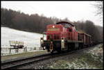 DB 294952-2 ist hier am 11.03.2019 um 12.11 Uhr mit einem schweren Güterzug auf dem Weg nach Georgsmarienhütte.