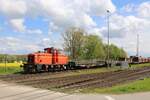 Deutz Lok 2 rangiert hier am Westportal des Güterbahnhofs in Georgsmarienhütte am 22.04.2024 um 13.30 Uhr