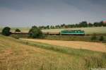 V300 001 fhrt mit ihrem Leerzug 66235 nach Kayna am 11.06.07 durch die Feldlandschaft bei Frankenau.