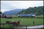 Am Ortsrand von Garmisch Partenkirchen ist hier am 16.5.1999 der ET 11 der Zugspitzbahn unterwegs nach Eibsee.