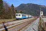 Wagen 213 der Bayerischen Zugspitzbahn verlässt Garmisch-Partenkirchen zur Fahrt auf die Zugspitze. (05.02.2024)