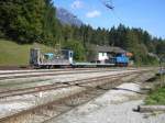 Die Zugspitzbahn ist ein richtige kleine Bahn, mit nicht nur Personenverkehr.Im BW Grainau wird ein Gterzug zusammengestellt, 27.Sep.2009