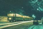 ZB Stuttgart 3-Wagen-Zug an der Wielandshöhe bei Nacht und Schnee Mitte der 70er