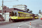 Der alte Stuttgarter Zahnradbahnhof Degerloch war schon ein wenig originell, und das vor allem, wenn sich Zahnrad-TW der Baureihen ZT 4.1 (TW 1001 vorn) und der alten Wagen der Baureihe Z, MF Esslingen (TW 105) begegneten (1983)