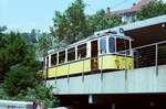 TW 105 vertrat ziemlich oft seine neuen Stadtbahnkollegen auf der Stuttgarter Zahnradbahn, er wartet am Marienplatz noch auf seine Bergfahrt (1983) 