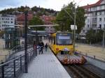 Zacke-Triebwagen 1003 der SSB steht in der Haltestelle Marienplatz zur Abfahrt bereit.