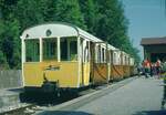 Wendelstein Zahnradbahn__ Bitte einsteigen zur Fahrt auf den Wendelstein !  Abfahrbereiter Zug im Talbhf. Brannenburg-Waching. Da war die Bahn noch 60 Jahre jung, naja, eigentlich schon 61 ...  16-08-1973