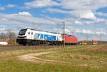 120 125 DB Systemtechnik zieht 2019 301 Stadler Valencia bei Gunzenhausen Richtung Treuchtlingen, 11.04.2021