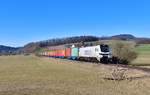 159 214 mit einem Containerzug am 07.03.2021 bei Hengersberg.