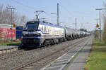 Eurodual 2 159 222 des Vermieters European Loc Pool AG, Frauenfeld, CH, vermietet an VTG/Retrack, durchfährt mit einem Kesselwagenzug den Bahnhof Gunzenhausen auf dem Weg nach Ingolstadt.