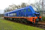 Raildox Stadler Eurodual 159 220-3 am 23.12.22 in Hanau Hafen von einer Straße aus fotogafiert