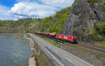 159 207 mit einem Güterzug am 14.04.2023 bei St.