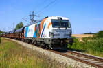 Triangula kam am 14.08.2022 mit einem beladenen Getreidezug, gezogen von der North Rail 248 018 nach Mukran.